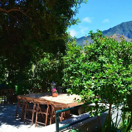 Chalet Cosy With Terrace In - Ideal For Couples Hermigua